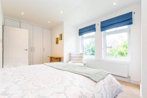 47 Cliveden Road, London, SW19 3RD
