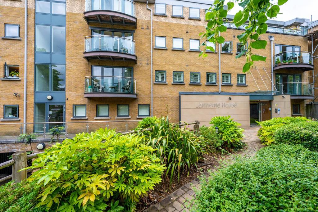 The Downs, West Wimbledon, London, SW20 2 bed flat £635,000