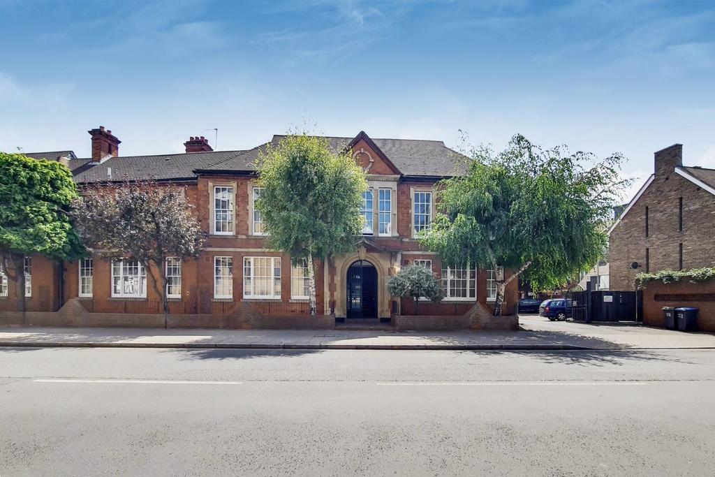 Kingston Road, Wimbledon, London, SW19 1 bed flat £400,000