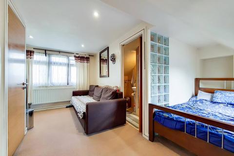 151 Randall Avenue, London, NW2 7TA