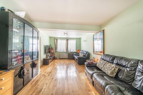 148 Review Road, London, NW2 7BD