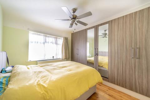 148 Review Road, London, NW2 7BD