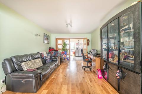 148 Review Road, London, NW2 7BD