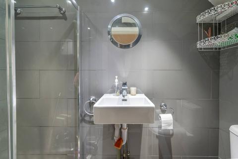 148 Review Road, London, NW2 7BD