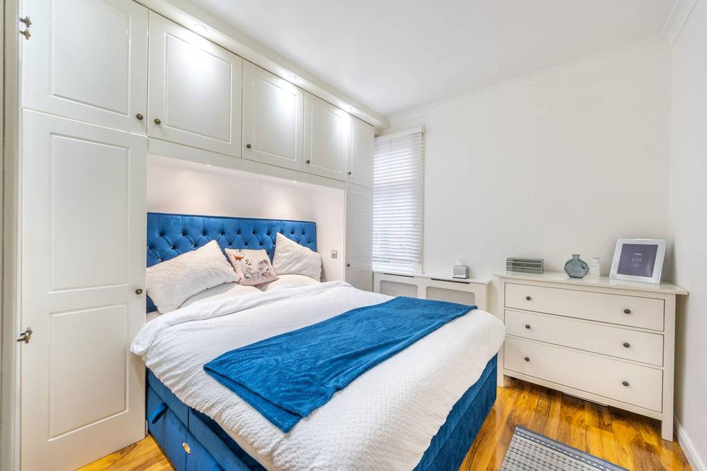 Drayton Road, Harlesden, London, NW10 2 bed flat £500,000