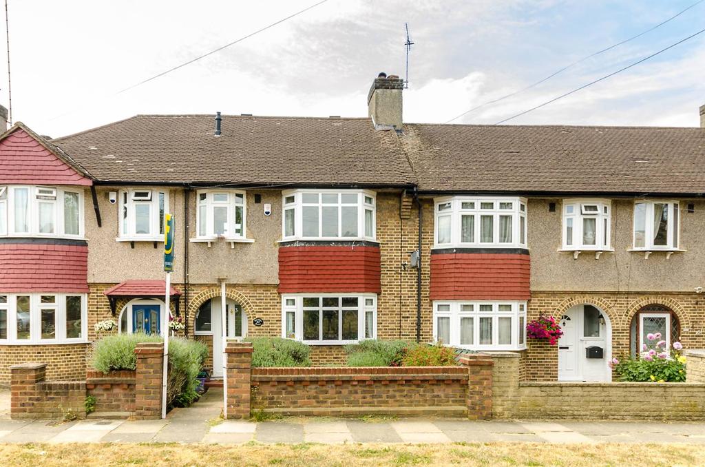 Churston Drive, Morden, SM4 4 bed house £3,900 pcm (£900 pw)