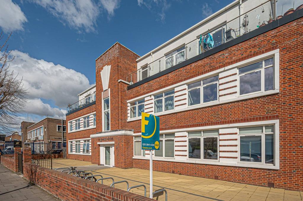 Research House, Perivale, Greenford, UB6 1 bed flat £300,000