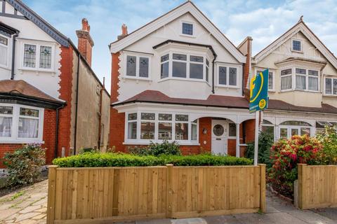 32 Hilldown Road, London, SW16 3DZ