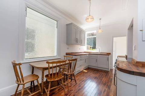 32 Hilldown Road, London, SW16 3DZ