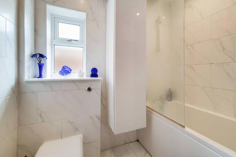 32 Mount Road, Mitcham, CR4 3EY