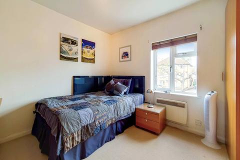 32 Mount Road, Mitcham, CR4 3EY
