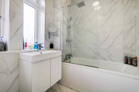 55 Albert Carr Gardens, London, SW16 3HD