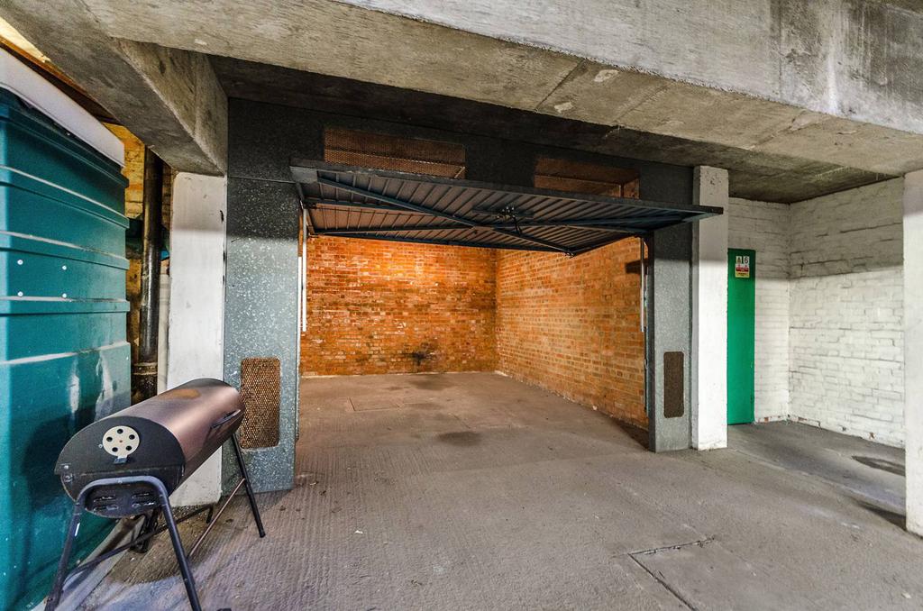 Garage, Vanbrugh Court, Kennington, London, SE11 Garage for sale £75,000