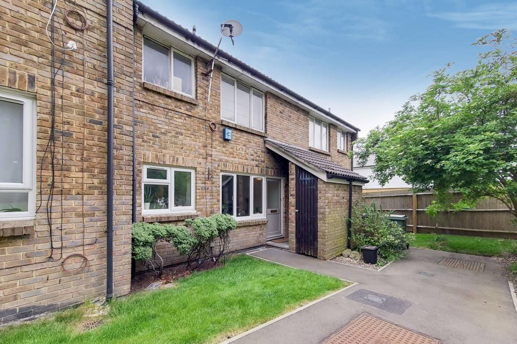 Valley Road, Streatham, London, SW16 1 bed £300,000