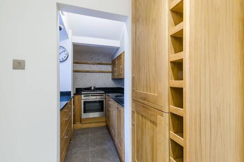 34a Rosary Gardens, London, SW7 4NT