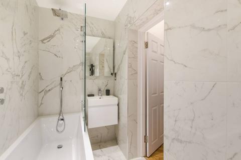 34a Rosary Gardens, London, SW7 4NT