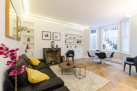 34a Rosary Gardens, London, SW7 4NT