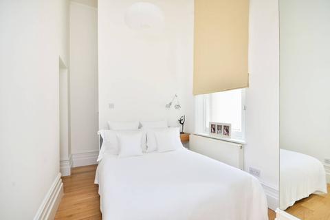Flat A, 4 Emperors Gate, London, SW7 4HH
