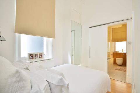 Flat A, 4 Emperors Gate, London, SW7 4HH