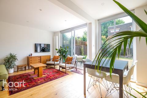 9 Velde Way, London, SE22 8TP