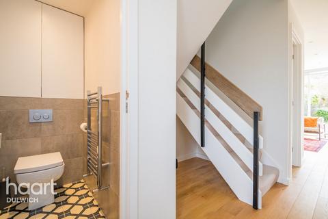 9 Velde Way, London, SE22 8TP