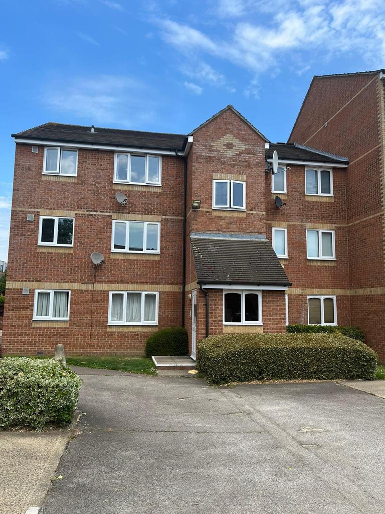 Linwood Crescent, EN1 Studio £1,000 pcm (£231 pw)