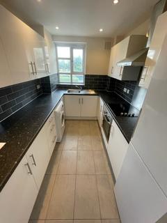 2 bedroom flat to rent, Marshall House, Cranston Estate, London N1