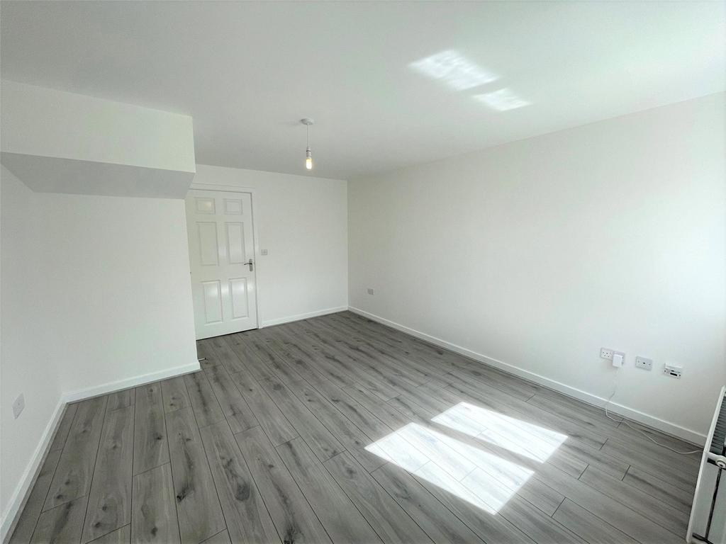 Pine Valley Way, Ashington... 3 bed terraced house £695 pcm (£160 pw)