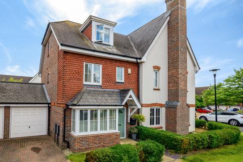 2 Hopkin Close, Guildford, GU2 9LS