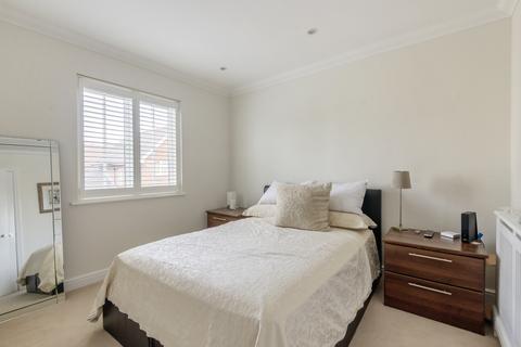 2 Hopkin Close, Guildford, GU2 9LS