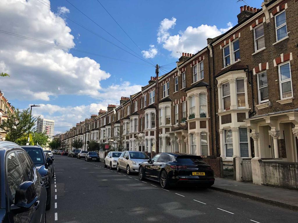 Fermoy Road, Maida Vale 1 bed terraced house £1,430 pcm (£330 pw)