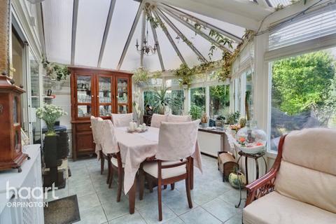 27 Long Acre, Orpington, BR6 7RD