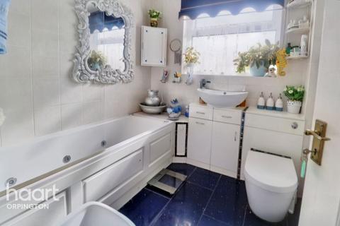 27 Long Acre, Orpington, BR6 7RD