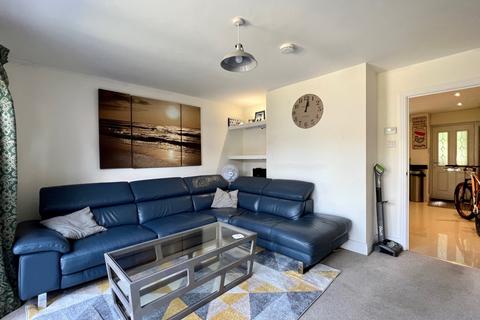 56 Brookside Walk, Tadley, RG26 3RW