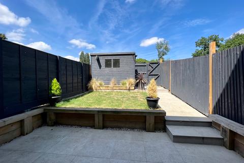 56 Brookside Walk, Tadley, RG26 3RW