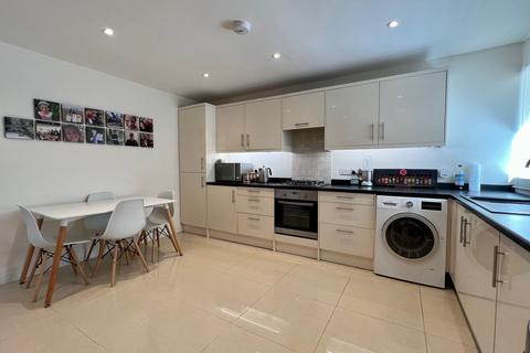 56 Brookside Walk, Tadley, RG26 3RW