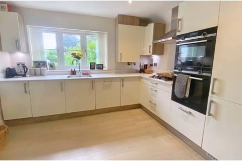 undefined, Frensham Road, Farnham GU9
