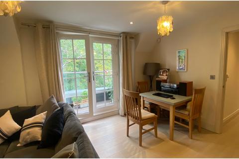 undefined, Frensham Road, Farnham GU9
