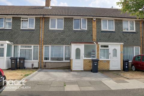 9 Shepherds Close, Romford, RM6 5AD