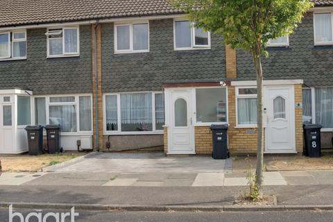 9 Shepherds Close, Romford, RM6 5AD