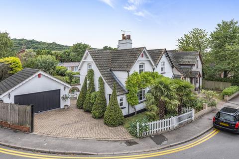 1 Hall Road, Wouldham, Rochester, ME1 3XH
