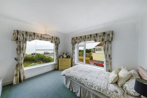 4 bedroom detached house for sale - Wear Bay Road, Folkestone
