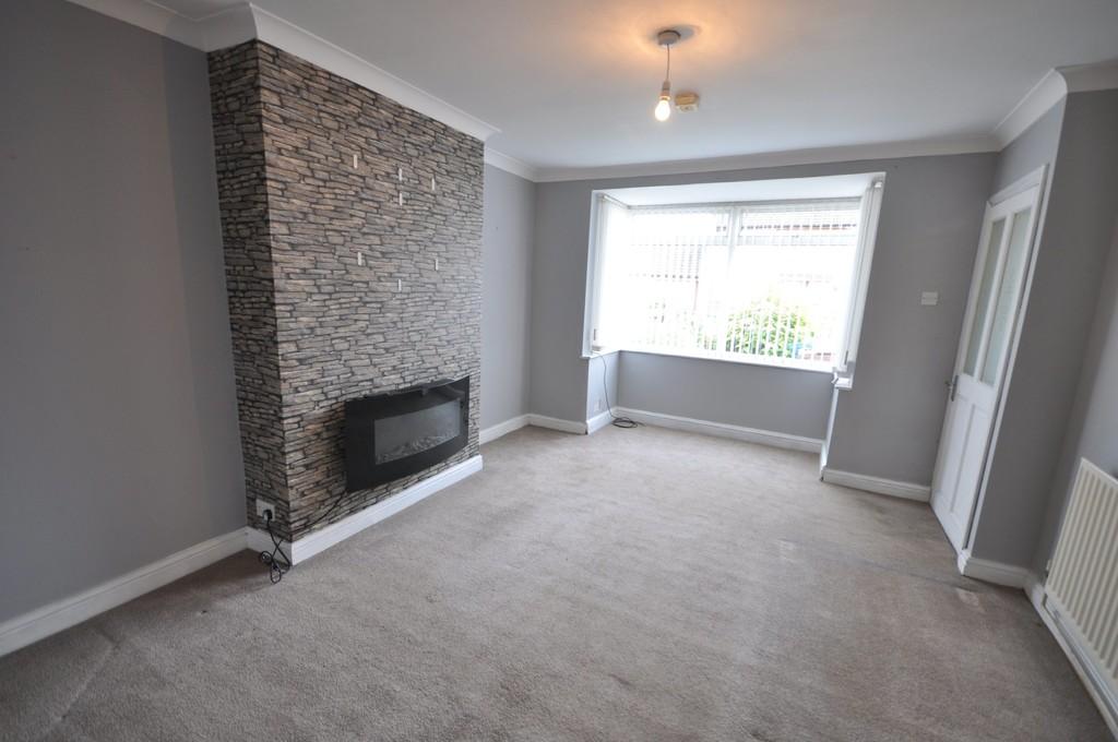 Elm Avenue, Goole 3 bed terraced house £650 pcm (£150 pw)