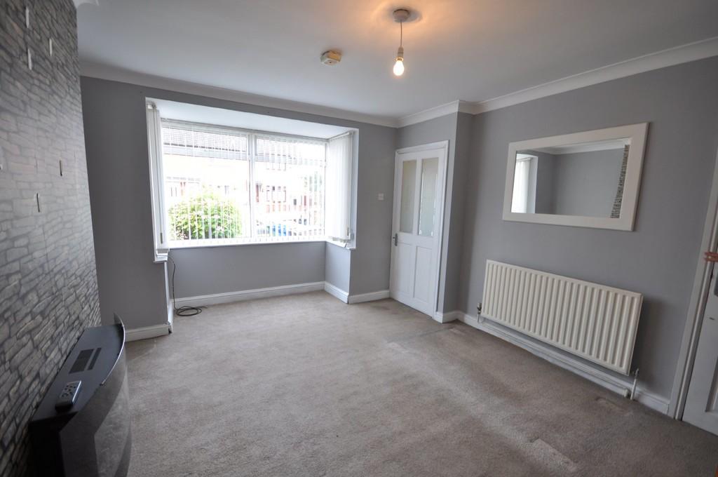 Elm Avenue, Goole 3 bed terraced house £650 pcm (£150 pw)