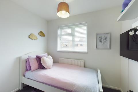 6 Crest Close, Stretton, Burton-on-trent, DE13 0GW
