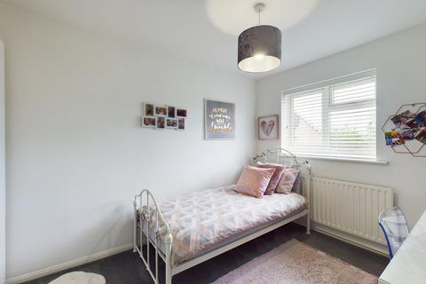 6 Crest Close, Stretton, Burton-on-trent, DE13 0GW