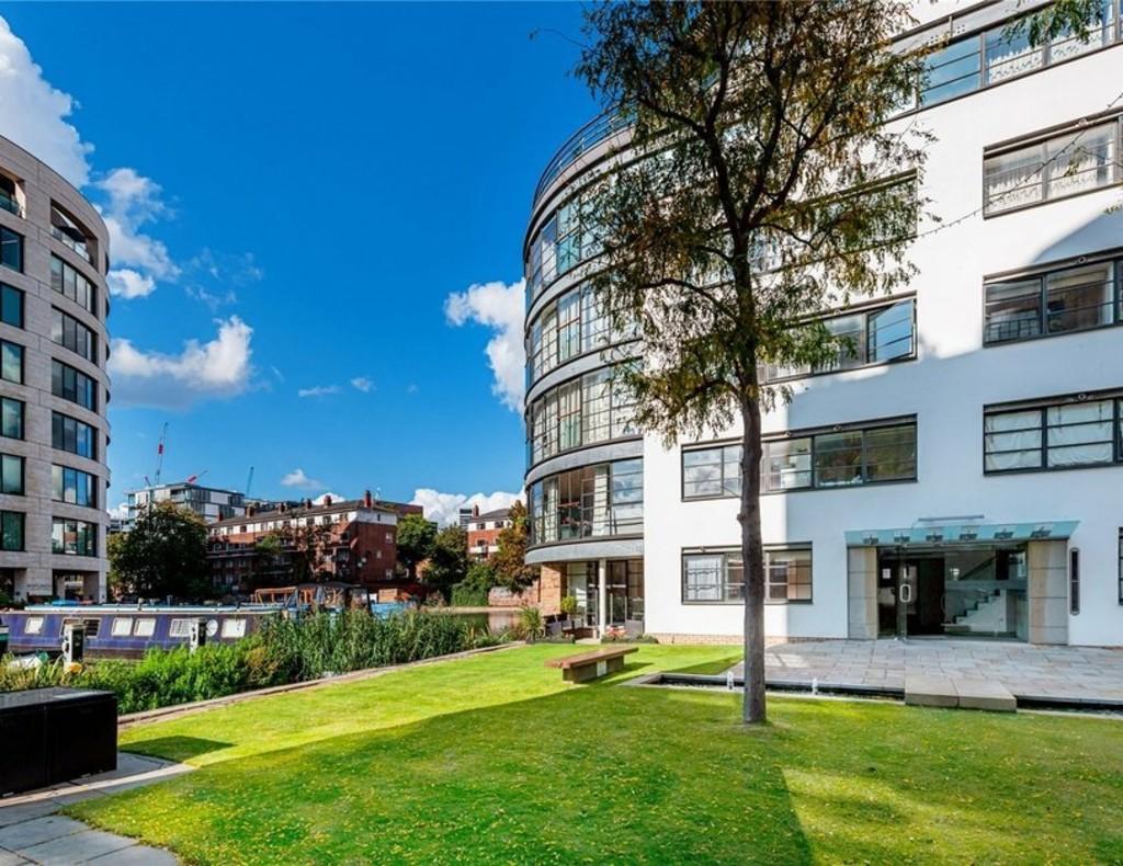 Ice Wharf, New Wharf Road, N1 2 bed apartment £2,700 pcm (£623 pw)