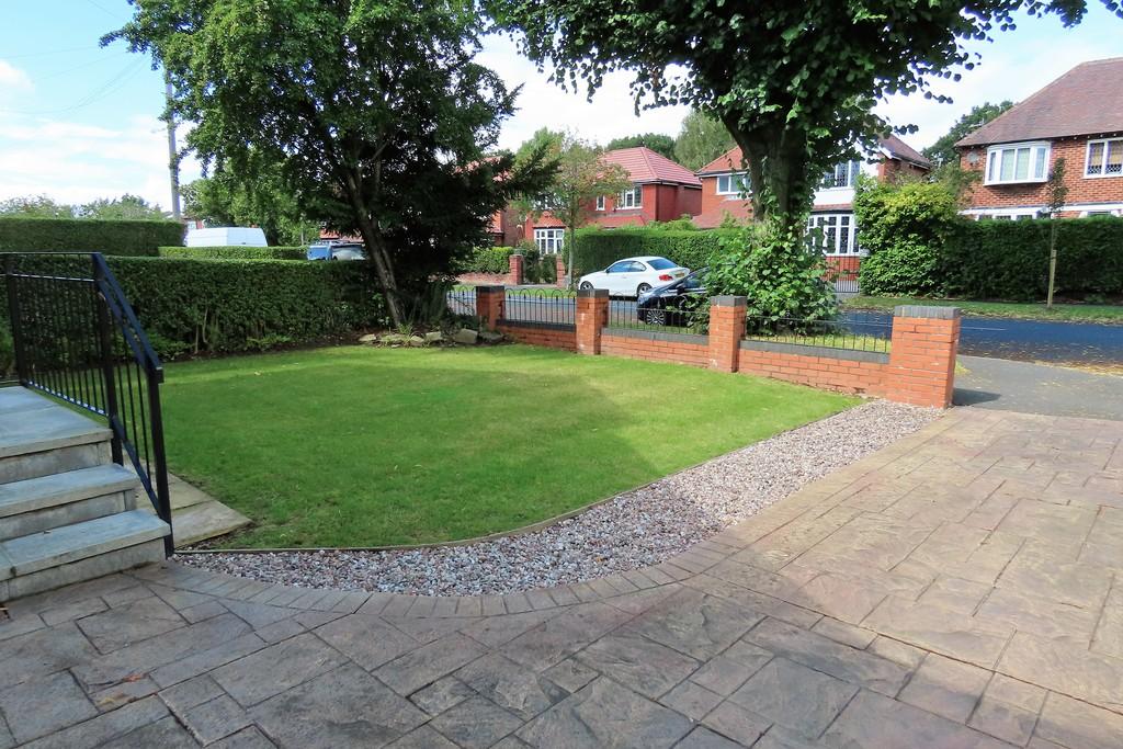Midland Road, Bramhall 3 bed detached house £1,600 pcm (£369 pw)