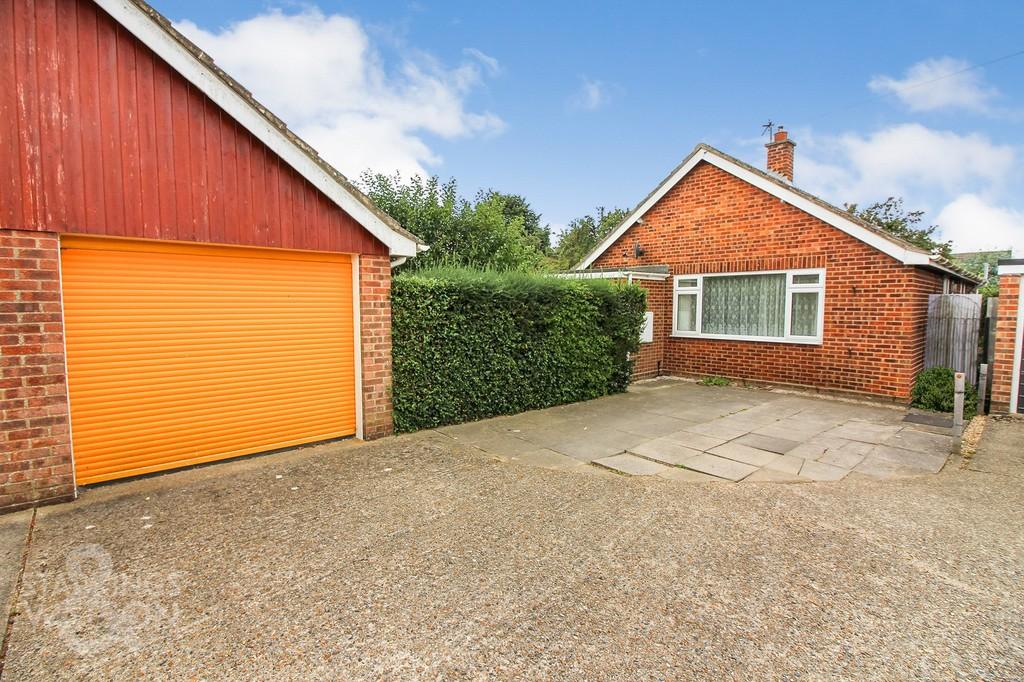 Clarkson Road, Lingwood, Norwich 3 bed detached bungalow £300,000