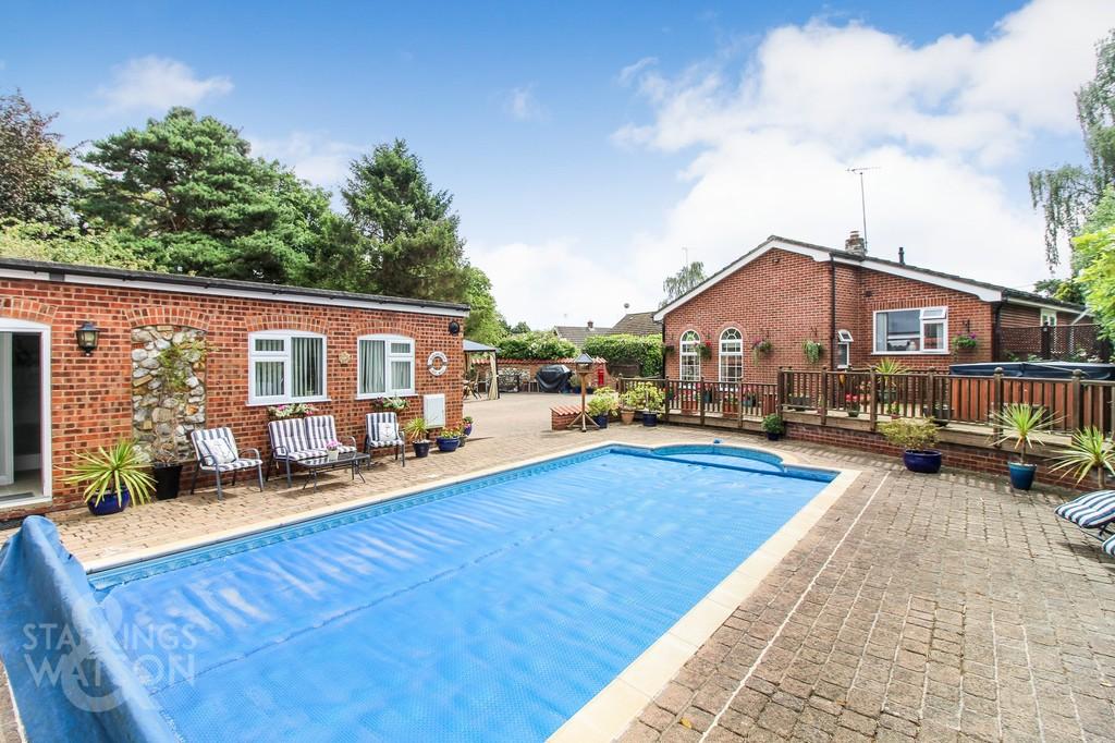 Crostwick Lane, Spixworth, Norwich 3 bed detached bungalow £650,000